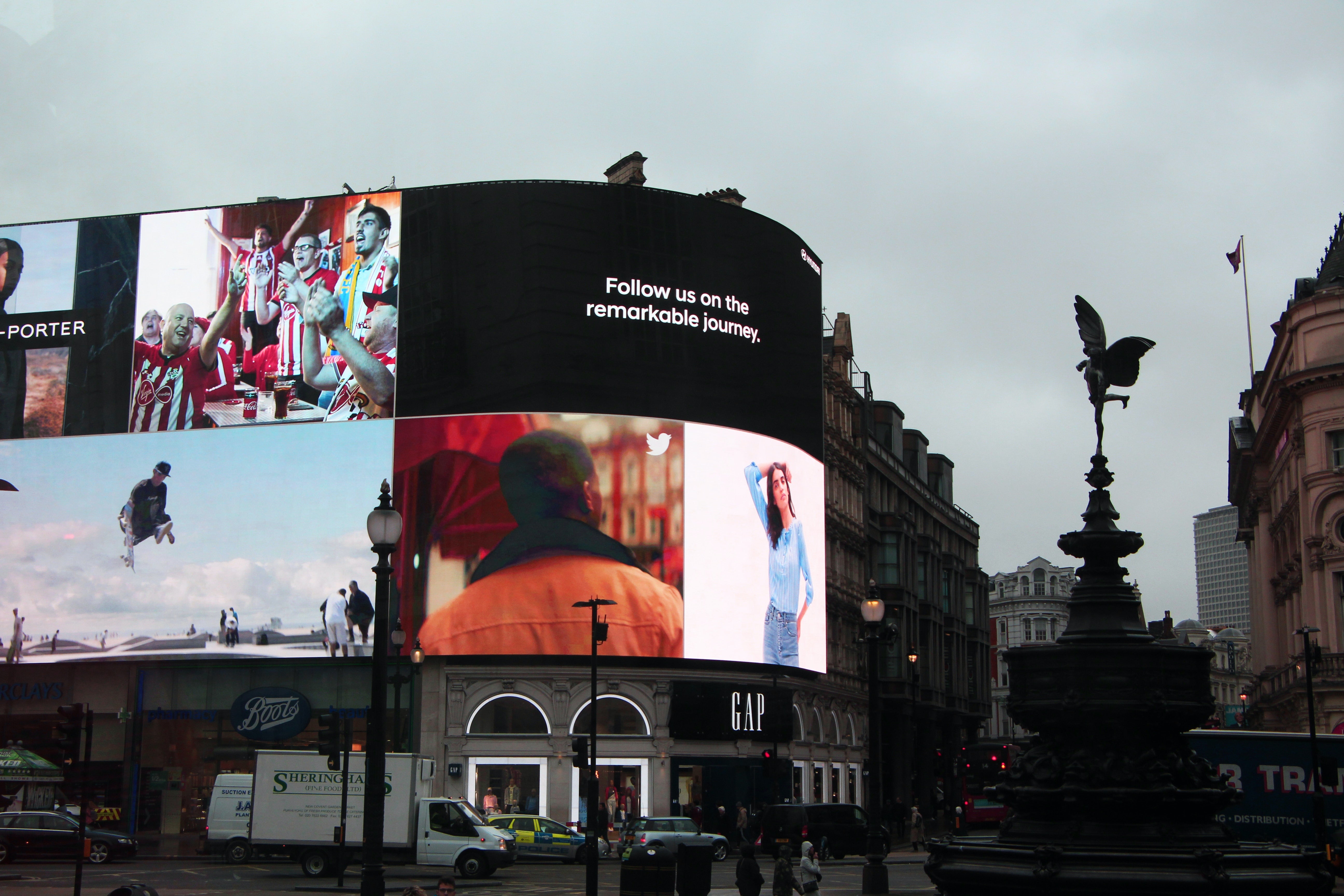 Advertising with Lumina Fans